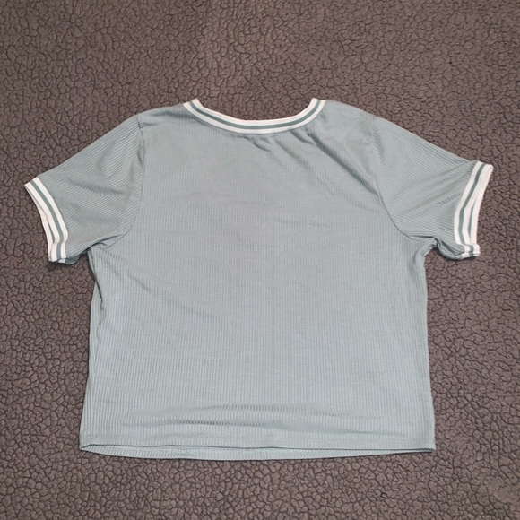 Crop top - Picture 2 of 2